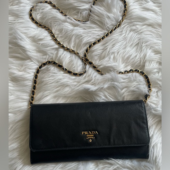 Prada Saffiano Wallet-on-Chain